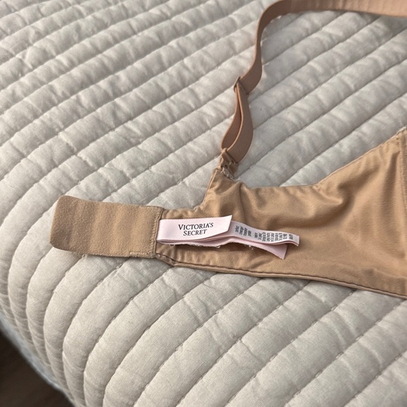 Victoria's Secret Nude Bra - Picture 3 of 4